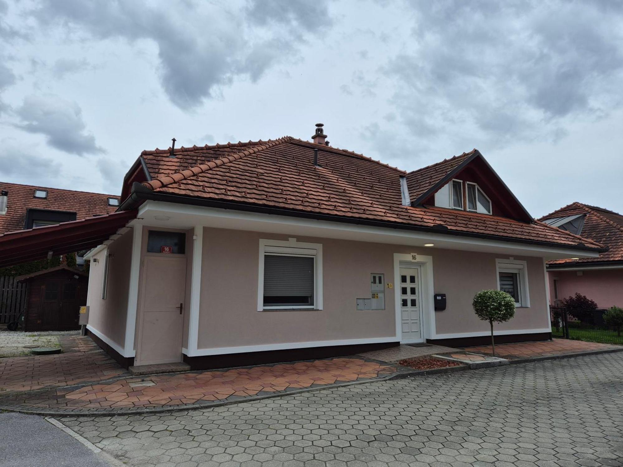 Apartamento Oddih V Mirnem In Zelenem Okolju Škofljica Exterior foto